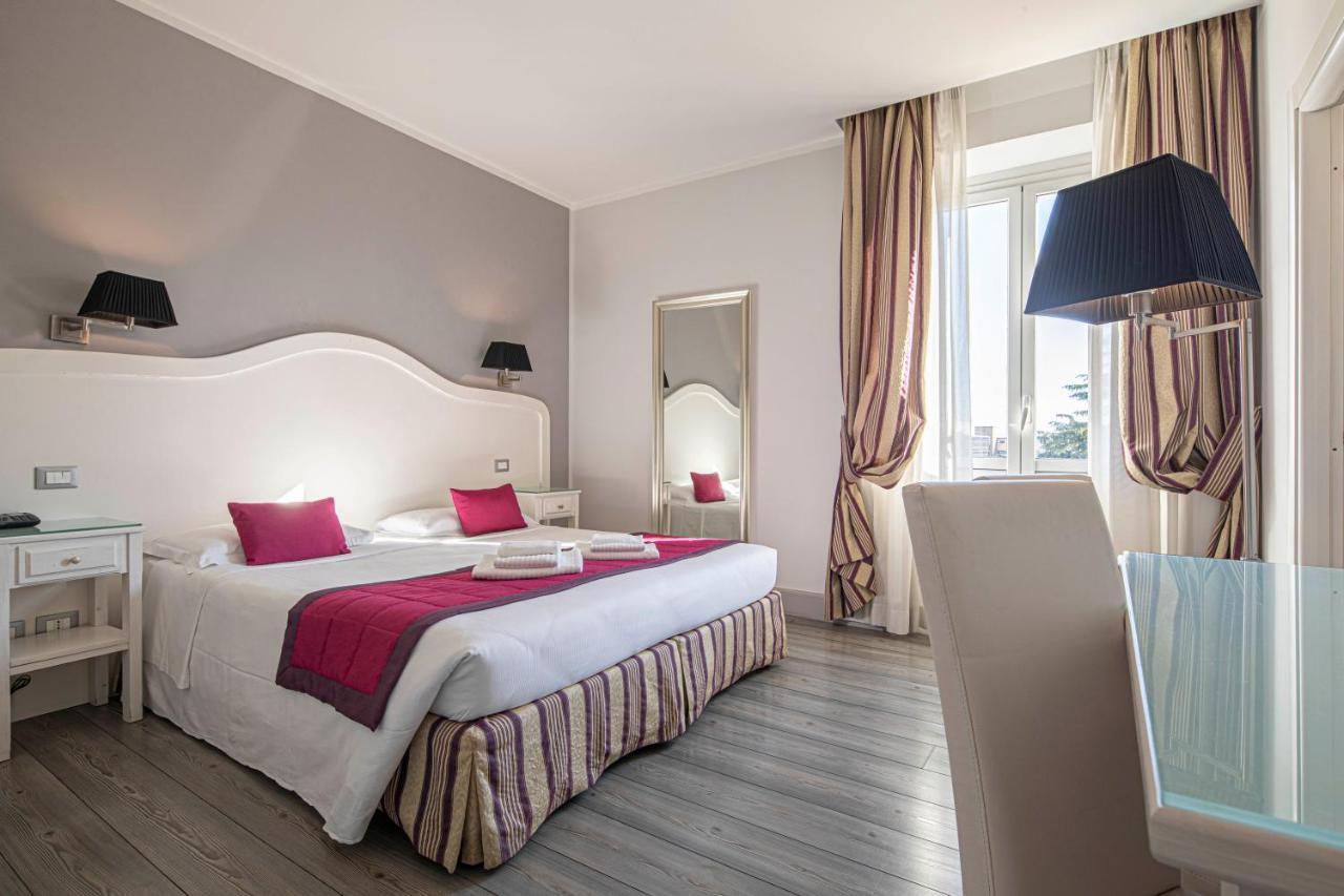 Bed and Breakfast Residenza Castrense Рим Экстерьер фото