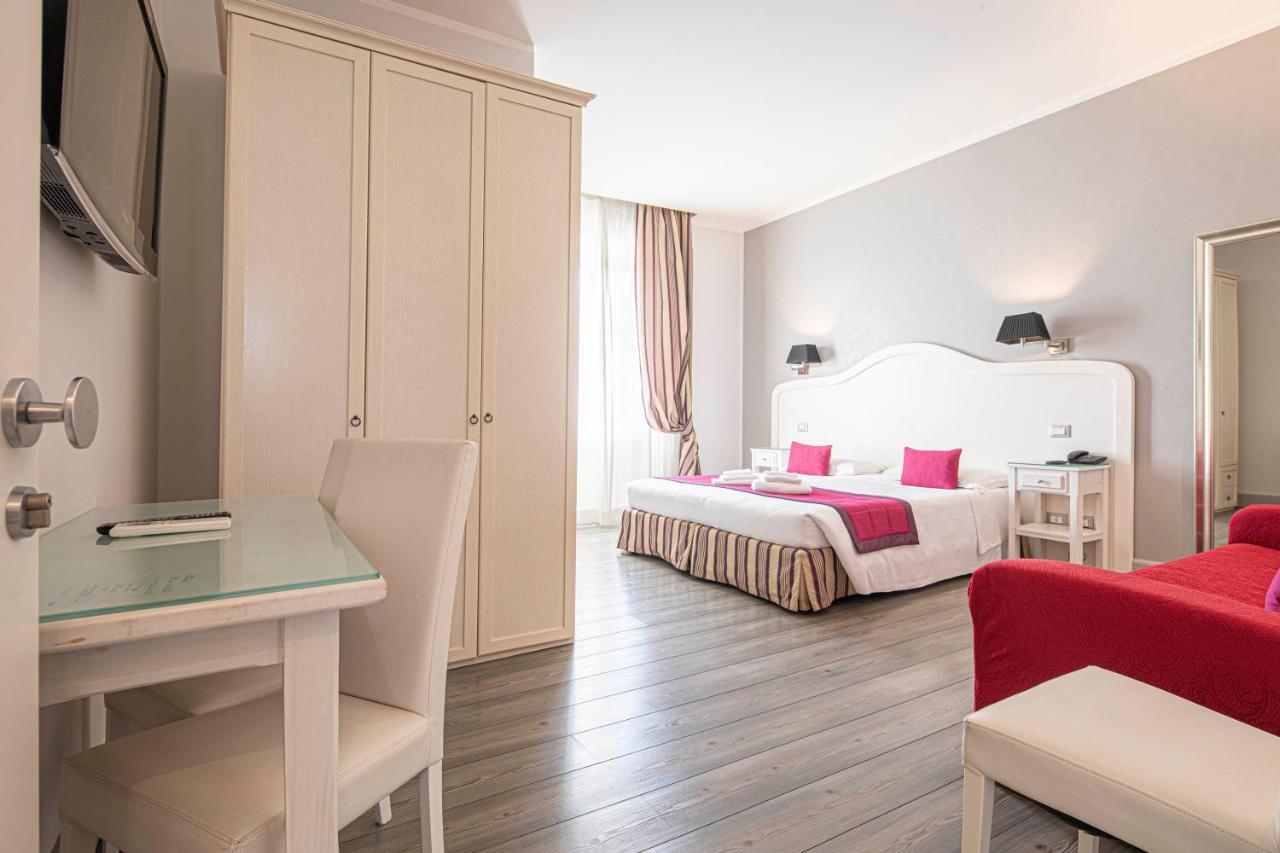 Bed and Breakfast Residenza Castrense Рим Экстерьер фото