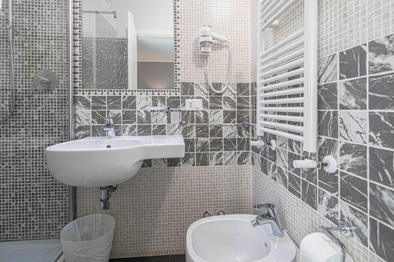 Bed and Breakfast Residenza Castrense Рим Экстерьер фото