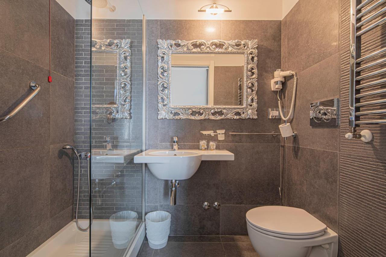 Bed and Breakfast Residenza Castrense Рим Экстерьер фото