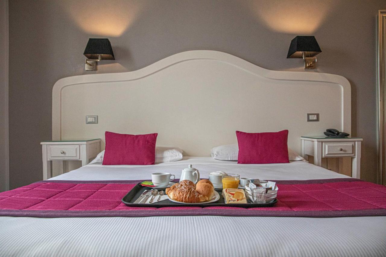 Bed and Breakfast Residenza Castrense Рим Экстерьер фото