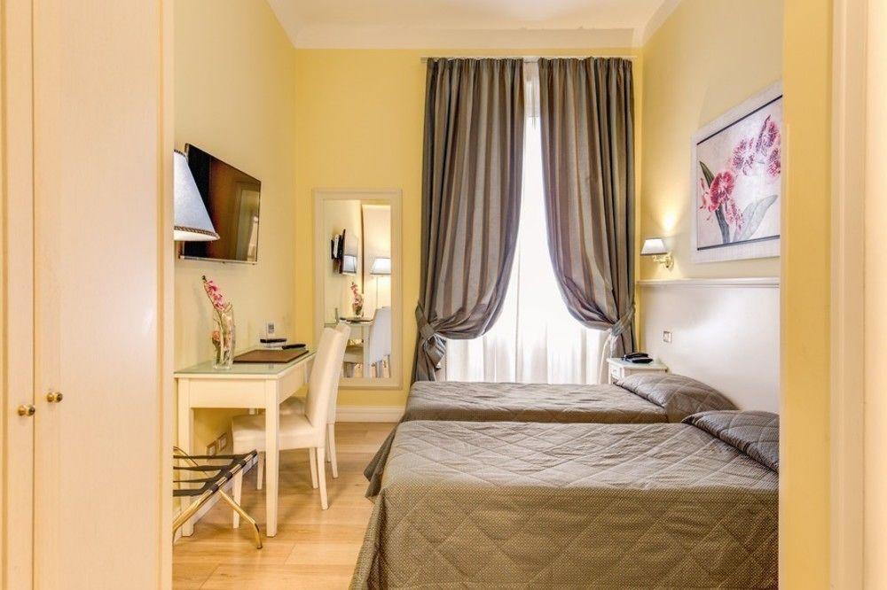 Bed and Breakfast Residenza Castrense Рим Экстерьер фото