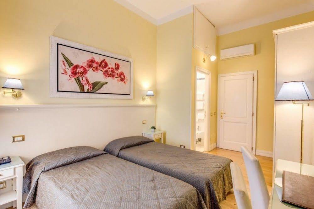 Bed and Breakfast Residenza Castrense Рим Экстерьер фото